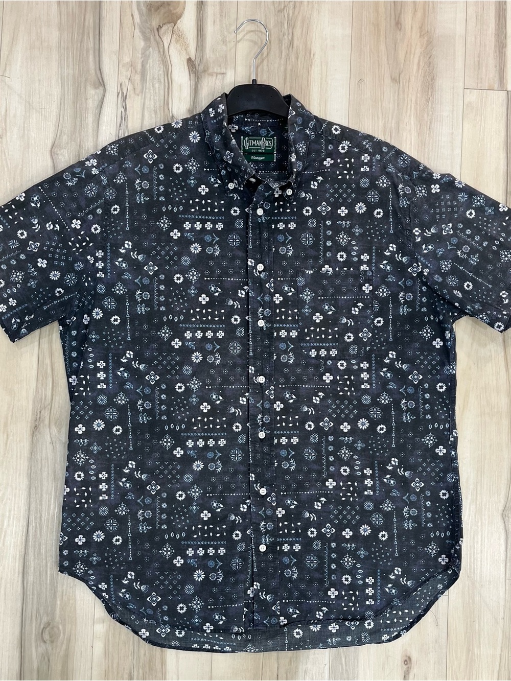Gitman Brothers Black Short-Sleeve Button-Down Shirt with White Print